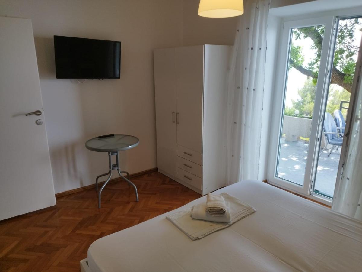Apartments Mare - 150 M From Beach Brela Exterior foto